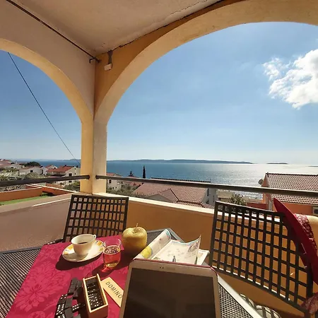 Schoene Mit Gemeinschaftspool Apartment *